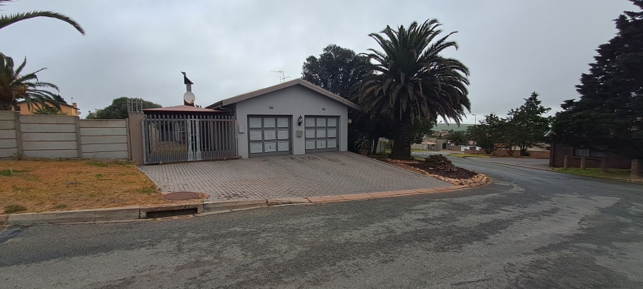 4 Bedroom Property for Sale in Vredenburg Western Cape